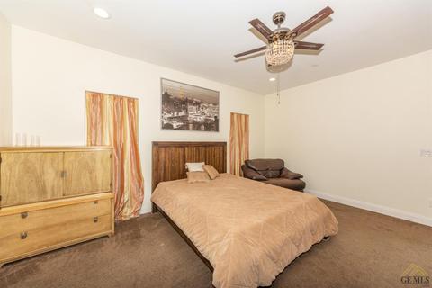 402 Palm St, Taft, CA 93268 photo 18