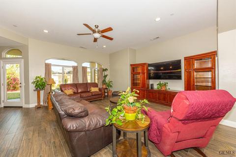 402 Palm St, Taft, CA 93268 photo 10