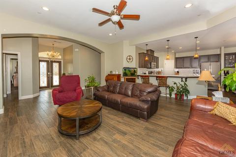 402 Palm St, Taft, CA 93268 photo 8
