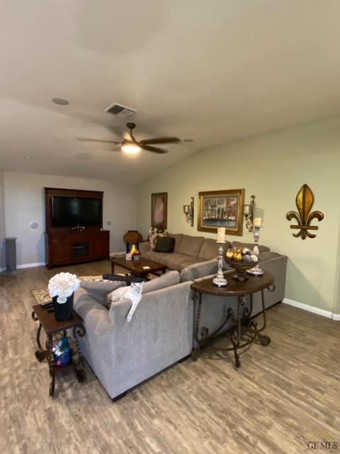 449 Terrace Dr, Taft, CA 93268 photo 6