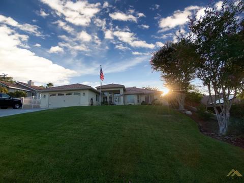 449 Terrace Dr, Taft, CA 93268 photo 2