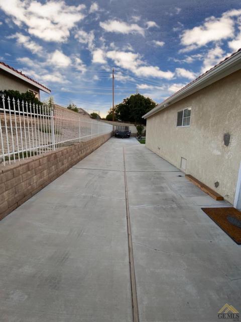 449 Terrace Dr, Taft, CA 93268 photo 32