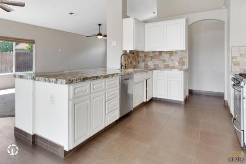 8906 Red River Ct, Bakersfield, CA 93312 photo 14