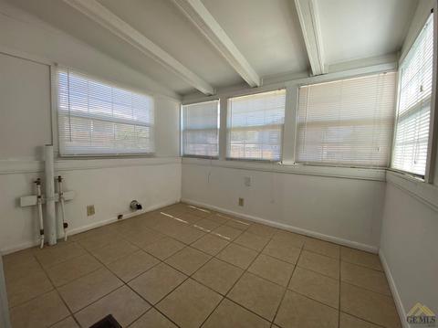 320 E St, Taft, CA 93268 photo 13