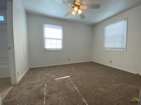 320 E St, Taft, CA 93268 photo 4