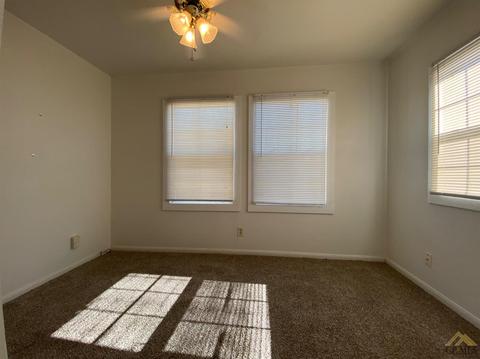 320 E St, Taft, CA 93268 photo 8