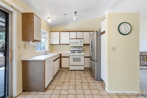 204 Chestnut Ct, Tehachapi, CA 93561 photo 8