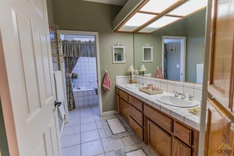 480 Terrace Dr, Taft, CA 93268 photo 25
