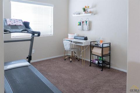 205 E Thunder Gulch Dr, Bakersfield, CA 93307 photo 9