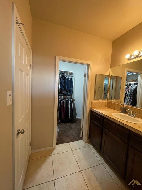 205 E Thunder Gulch Dr, Bakersfield, CA 93307 photo 18