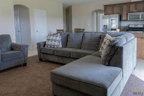 205 E Thunder Gulch Dr, Bakersfield, CA 93307 photo 3