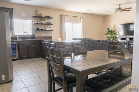 205 E Thunder Gulch Dr, Bakersfield, CA 93307 photo 6