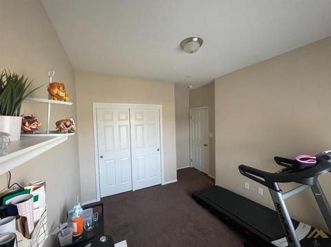 205 E Thunder Gulch Dr, Bakersfield, CA 93307 photo 10