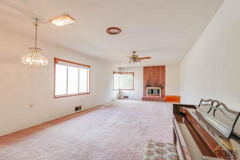 702 E St, Taft, CA 93268 photo 7