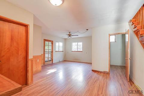 702 E St, Taft, CA 93268 photo 25