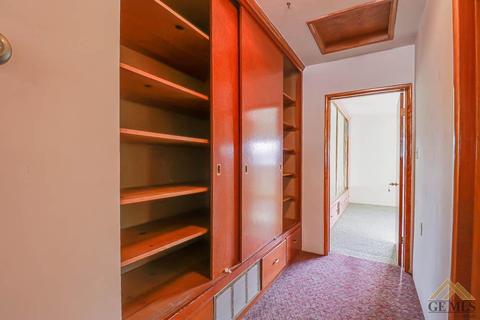 702 E St, Taft, CA 93268 photo 18
