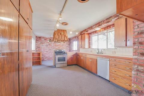 702 E St, Taft, CA 93268 photo 10