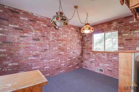 702 E St, Taft, CA 93268 photo 13
