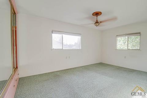 702 E St, Taft, CA 93268 photo 20