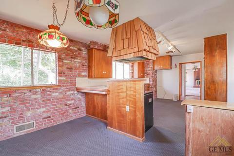 702 E St, Taft, CA 93268 photo 14