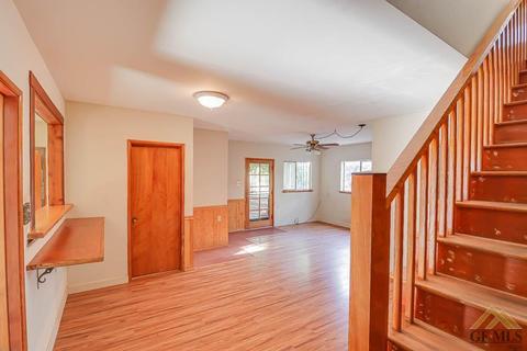 702 E St, Taft, CA 93268 photo 24