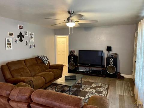 129 Beech St, Bakersfield, CA 93304 photo 4