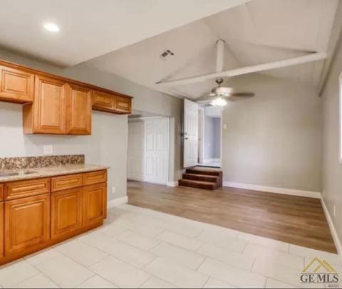 129 Beech St, Bakersfield, CA 93304 photo 21