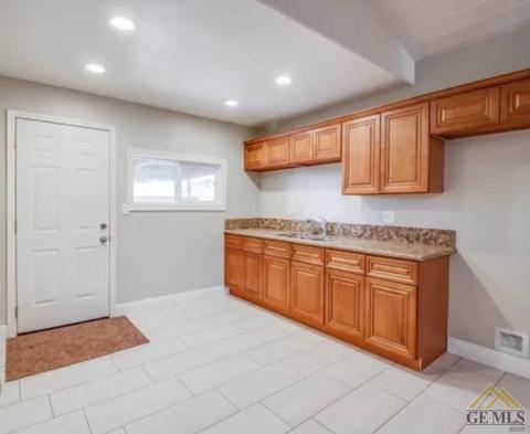 129 Beech St, Bakersfield, CA 93304 photo 23