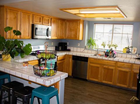 691 Becker Ave, Shafter, CA 93263 photo 9