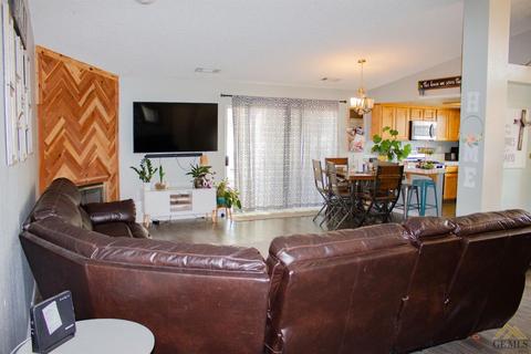 691 Becker Ave, Shafter, CA 93263 photo 4