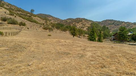 23600 Stacy Ct, Tehachapi, CA 93561 photo 2