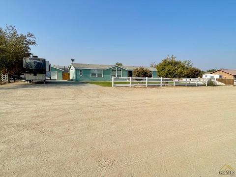 28118 Carousel Ave, Taft, CA 93268 photo 2