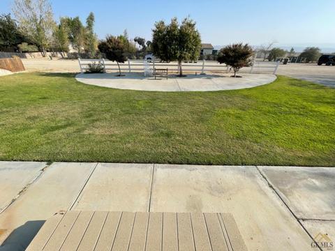 28118 Carousel Ave, Taft, CA 93268 photo 6