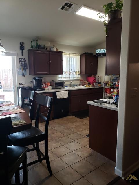 975 Rosa Ave, Sanger, CA 93657 photo 5