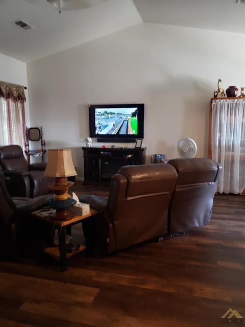 975 Rosa Ave, Sanger, CA 93657 photo 4