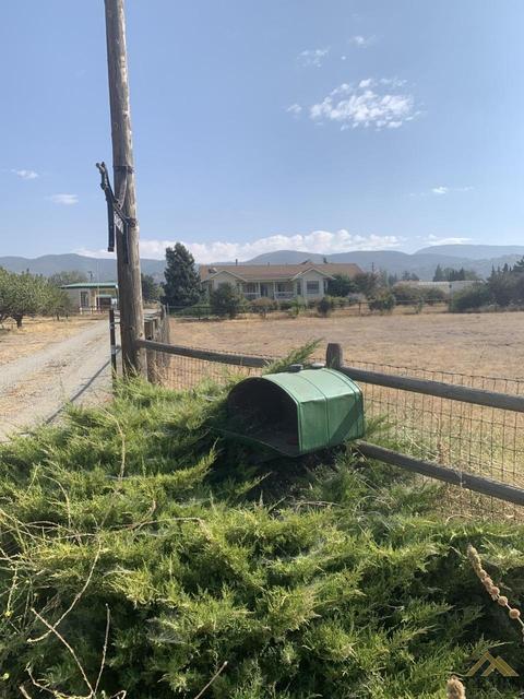 22390 Saddleback Rd, Tehachapi, CA 93561 photo 2