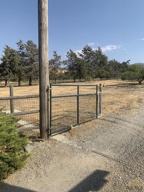 22390 Saddleback Rd, Tehachapi, CA 93561 photo 1