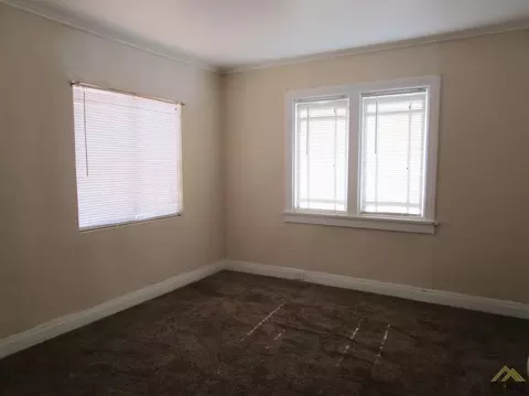 326 B St, Taft, CA 93268 photo 4