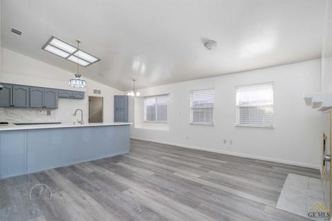 4201 Downpatrick Ct, Bakersfield, CA 93313 photo 7