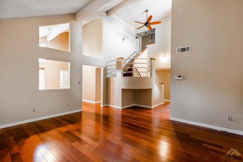 8512 Eakins Dr, Bakersfield, CA 93311 photo 5