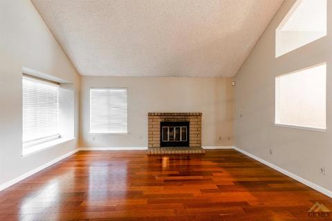 8512 Eakins Dr, Bakersfield, CA 93311 photo 4