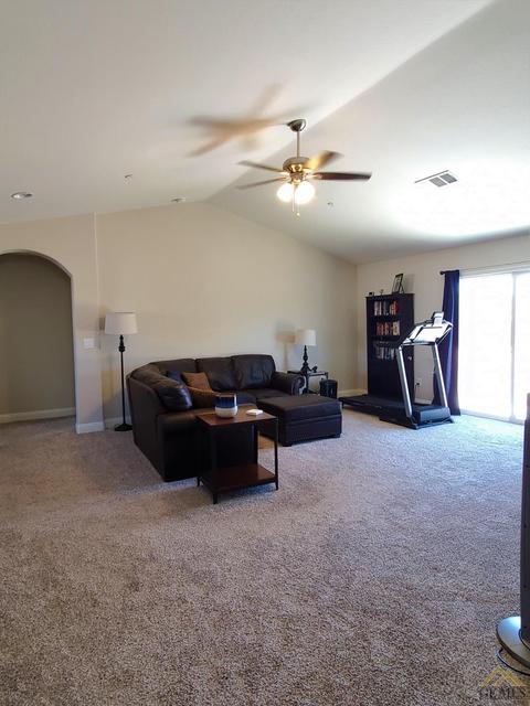 27441 Hialeah Dr, Tehachapi, CA 93561 photo 6