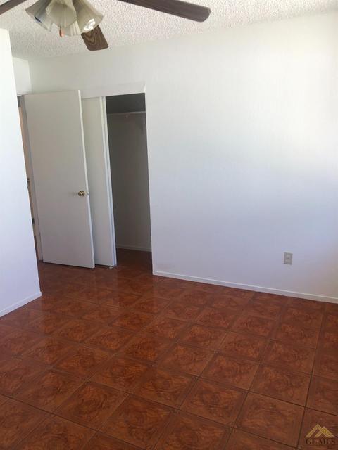 2134 5th Pl, Delano, CA 93215 photo 5