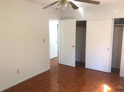 2134 5th Pl, Delano, CA 93215 photo 6