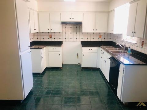 2134 5th Pl, Delano, CA 93215 photo 3