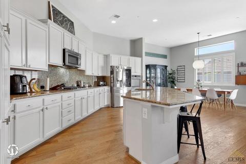 14817 Checkerbloom Dr, Bakersfield, CA 93314 photo 14