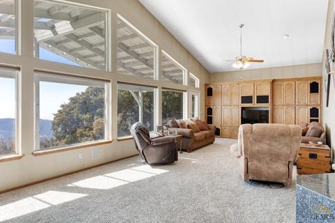 25401 Paramount Dr, Tehachapi, CA 93561 photo 7