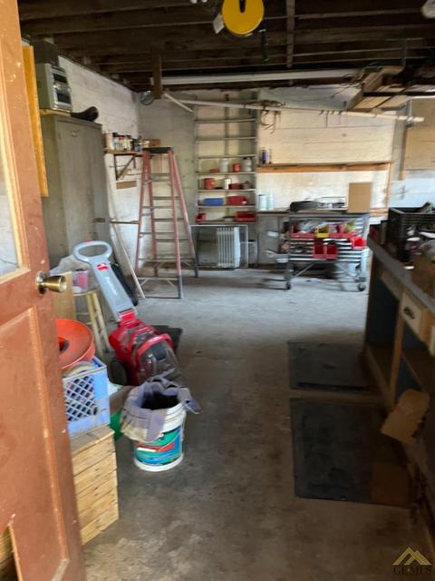 711 D St, Taft, CA 93268 photo 9