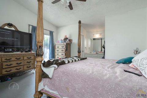2104 Freeman Dr, Arvin, CA 93203 photo 9