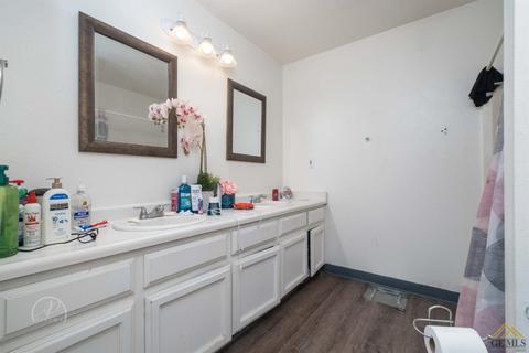 2104 Freeman Dr, Arvin, CA 93203 photo 11